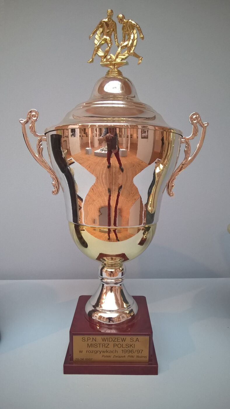 Trofeum dla mistrza Polski w sezonie 1996/97
